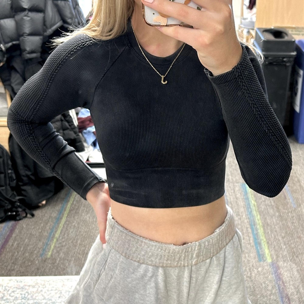 Aerie offline black longsleeve crop top